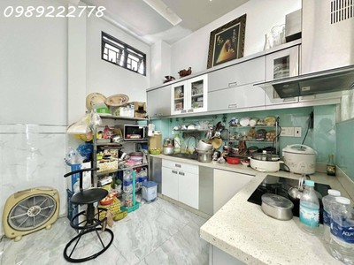 Nhiêu tứ, p7,- trệt, 3 lầu   st trước - 37m2  5x7  nở hậu - rất gần mặt tiền 2