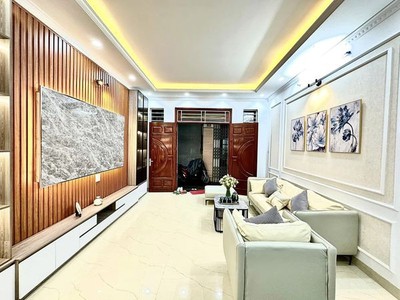 Bán nhà khu văn miếu 33m2x5 tầng, sát ngay mặt phố, mặt tiền rộng 4,2m giá 4,2 tỷ 0