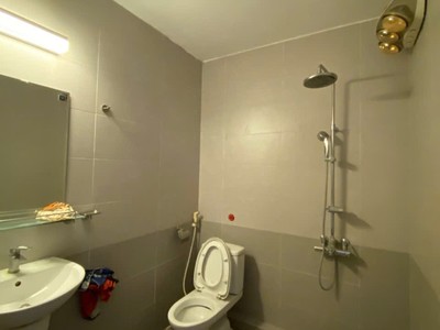 Nhà nguyễn văn cừ, 62m , 4pn, có sân để xe, giá 9,5 tỷ. 4