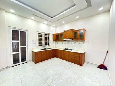 Nhà 1 trệt 3 lầu gần chợ tăng nhơn phú b   58m  vuông vức   hxh   giá tốt 6.5 tỷ 1