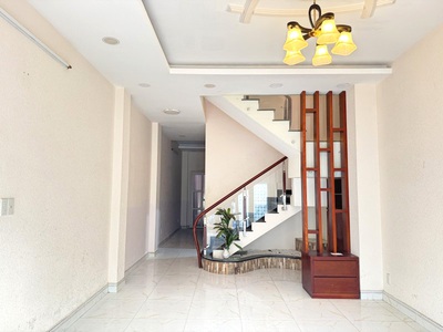 Nhà 1 trệt 3 lầu gần chợ tăng nhơn phú b   58m  vuông vức   hxh   giá tốt 6.5 tỷ 0