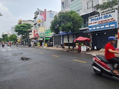 Cho thuê nhà mặt tiền 80m , 3lầu-sát trường-ngã tư chợ tân hương 3