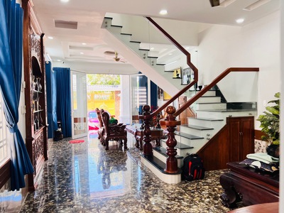 Siêu phẩm mặt phố  ngang khủng 8m   nội thất xịn   chủ định cư châu âu 2