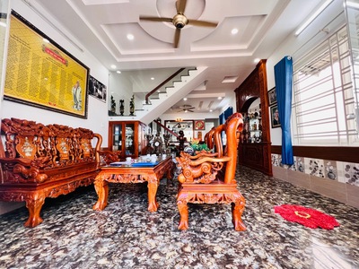 Siêu phẩm mặt phố  ngang khủng 8m   nội thất xịn   chủ định cư châu âu 1