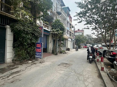 Bán nhà hào nam. 50m2 4 tầng giá 17 tỷ-  mặt ngõ to như mặt phố- sau quy hoạch đường 30m. 1