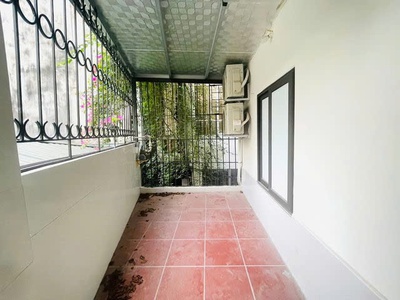 Nhà đẹp ngõ nông gần phố 51m2,x 3 tầng, mặt tiền 8.4m,7.95 tỷ, thái thịnh-đống đa. 4
