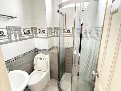 Cho thuê nhà 1 trệt 1 lửng 2 lầu mới 100, 48m2, 5pn- mặt tiền 198f đ.xóm chiếu, p.15, q.4 4