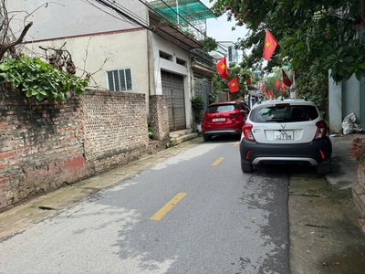 Đất đẹp thôn do hạ, tiền phong, mê linh. trục chính trải nhựa, mặt tiền kinh doanh 0