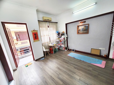 Bán gấp nhà liền kề vị trí vip , kinh doanh tốt, ở cực sướng , tiện ích ngập tràn , đường chiến 2