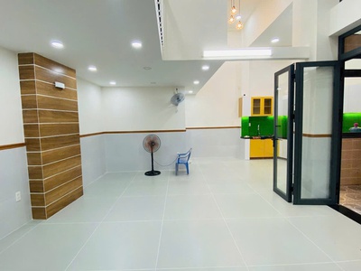 Bán nhà hẻm an ninh tứ hải ph6 tân bình. dt 8x8m 1 lủng 1 lầu đẹp. giá 6.38 tỷ tl shr dọn ở liền. 4