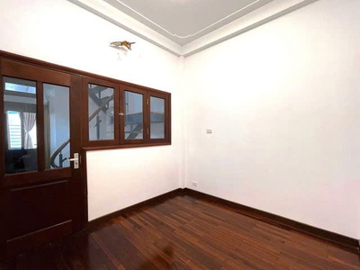Bán nhà phố ngọc thụy ngõ thông ô tô vào nhà 35m2,x 5 tầng,mặt tiền 3.3m, 7.6 tỷ long biên 3