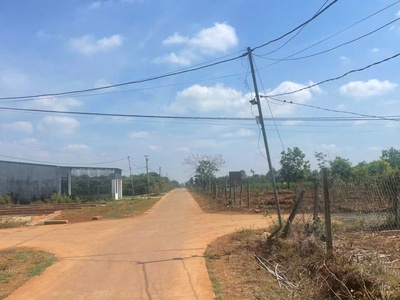 Bán đất xã hòa khánh, buôn ma thuột, giá 1,05 tỷ  dt 1000m2, mt 20m, lô góc 2 mt làm nhà vườn. 1