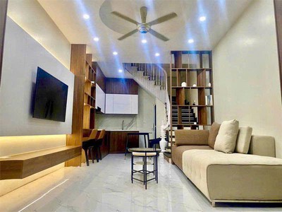 Víp lô góc bà triệu,hà đông,dt 35m,4 tầng, giá 6 tỷ. gần ôtô, kinh doanh 2