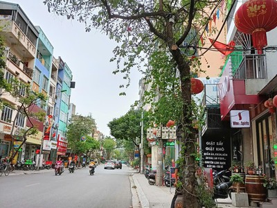 Víp lô góc bà triệu,hà đông,dt 35m,4 tầng, giá 6 tỷ. gần ôtô, kinh doanh 4