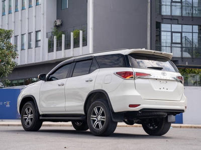 Bán xe Toyota Fortuner 2.4G 4x2 AT 2020, màu trắng. 5