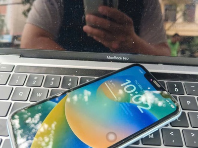 Bán Iphone Xr, chính chủ đang dùng còn rất mới 2