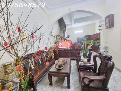 Bán nhà tôn thất tùng 60m hai thoáng sân vườn giá tốt 0