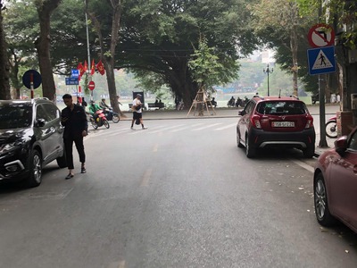 Bán nhà mặt phố hàng hành, 15m2, 5 tầng, 15.2 tỷ, cách hồ gươm 50m, kinh doanh sầm uất 3