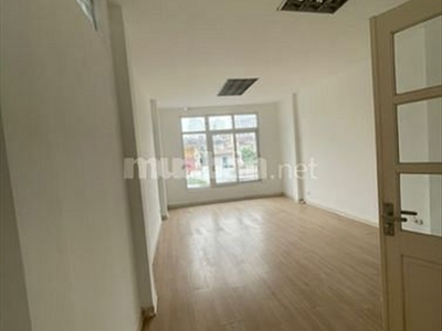 Bán nhà mặt phố Nguyễn Thái Học - 6 tầng thang máy mới đẹp - Giá 33 tỷ 2