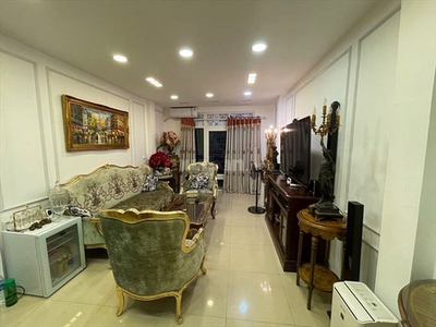 Bán nhà mặt phố Nguyễn Thái Học - 6 tầng thang máy mới đẹp - Giá 33 tỷ 0