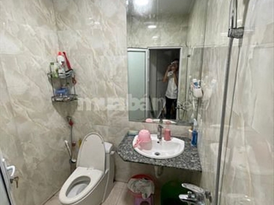 Bán nhà mặt phố Nguyễn Thái Học - 6 tầng thang máy mới đẹp - Giá 33 tỷ 4