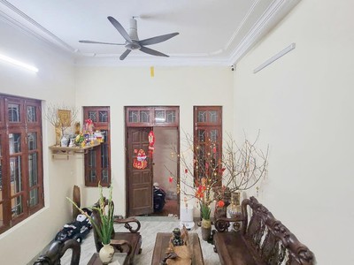 Bán nhà tôn thất tùng 60m hai thoáng sân vườn giá tốt 1