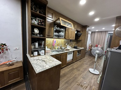 Bán nhà cầu giấy hà nội. 56mx 8 tầng thang máy,ô tô vào nhà. mặt tiền 5 m giá 25 tỉ 2