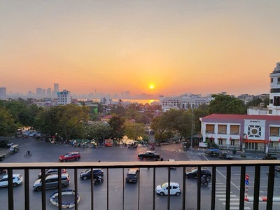 Bán nhà vệ hồ, tây hồ. 79m2 8 tầng giá 19 tỷ- cách hồ tây 10m   apartment cho thuê   ngõ thông 0