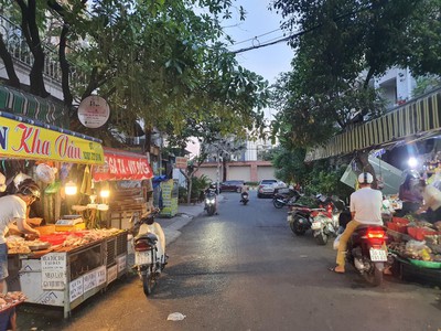 Bán nhà mặt phố linh trung, thủ đức, 86m , 12 tỷ, 4 tầng 0