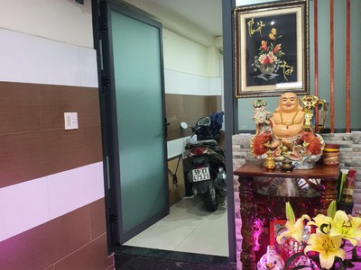 Bán nhà mặt phố linh trung, thủ đức, 70m , 3 tầng, 9.7 tỷ, sổ đỏ 0