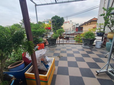 Bán nhà mặt phố linh trung, thủ đức, 70m , 3 tầng, 9.7 tỷ, sổ đỏ 2
