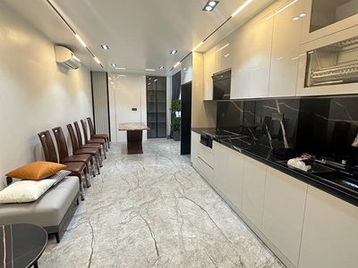 Nhà đẹp 8 tầng thang máy - vị trí đắc địa trung tâm quận long biên, thành phố hà nội 2