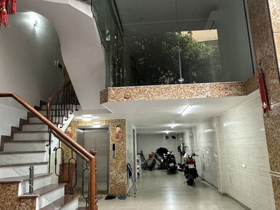 Bán nhà cầu giấy hà nội. 56mx 8 tầng thang máy,ô tô vào nhà. mặt tiền 5 m giá 25 tỉ 1