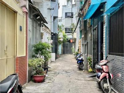  bán nhà hẻm 4m lý thái tổ, q.10, sát mt, 8.x tỷ 4