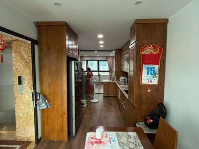 Bán tòa nhà 8 tầng tm phố cầu giấy, khu vip gần phố, ô tô vào nhà, kd vp chỉ 25 tỷ 1