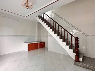 Mặt tiền buôn bán tốt, nhà mới xây hoàn công đủ, thương lượng mạnh tl29 2