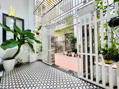Nhà chợ hàng cũ vị trí cực nông, 48m 3 tầng, sân cổng riêng, giá 3.45 tỉ 1