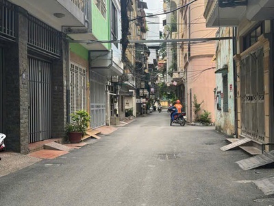 Trung tâm đống đa - phân lô - oto 4 chỗ đỗ cửa - 10m oto tránh đỗ ngày đêm - ngõ thông - kinh doanh 1