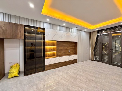 Bán nhà đức diễn 35m2x5t,lô góc,ô tô tránh, bãi xe ô tô cách nhà 100m,7 tỷ 1