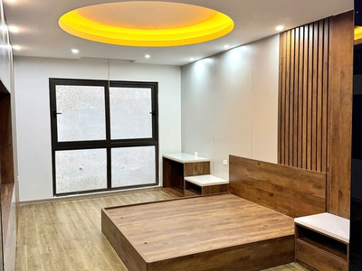 Bán nhà đức diễn 35m2x5t,lô góc,ô tô tránh, bãi xe ô tô cách nhà 100m,7 tỷ 2