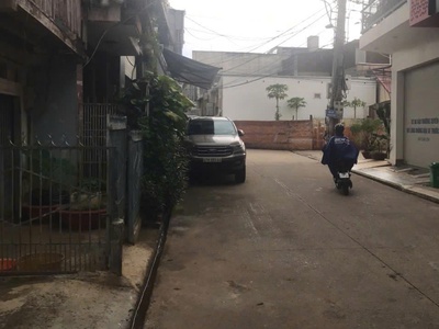 Bán nhà hẻm nguyễn tất thành, buôn ma thuột, giá 2,88 tỷ  tc 96m2, mt 4,5m, ô tô tới nơi. 2