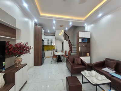 Bán nhà bằng liệt- hoàng mai, 43 m2, 5 tầng, mặt tiên 4 m, giá 11,8 tỷ. 0