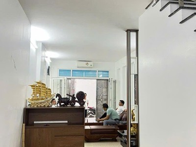 Chính chủ cần bán gấp nhà mỹ đình, dân xây tâm huyết,  41m2 - 4t - mt 4m - nhỉnh 8  tỷ 2