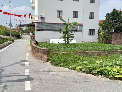  lô đất vuông vắn 2 mặt ngõ   trung tâm xã tiền yên 4