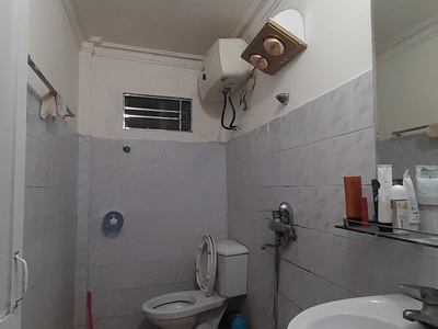 Cho thuê nhà riêng trong ngõ Trần Nguyên Hãn , Lê Chân .  Ô tô đỗ cách nhà vài bước chân . 3