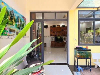 Kinh khủng khiếp, nhà dt 200m2, ngang 6, mặt tiền, quận 9, giá chỉ 2.95ty 1