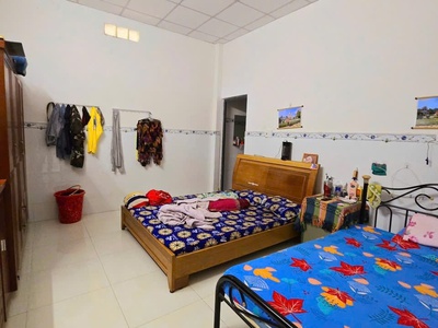 Kinh khủng khiếp, nhà dt 200m2, ngang 6, mặt tiền, quận 9, giá chỉ 2.95ty 3