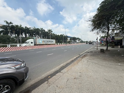 Bán Gấp Đất Mặt Tiền DT743 Gần Vincom Dĩ An Giá Giảm Mạnh 10 Tỷ 0