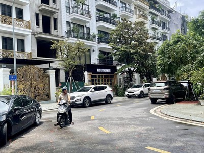 Phân Lô LÂM HẠ, Long Biên, 114M2-8 Tầng-MT6M-Gía 30 TỶ,2 Mặt Thoáng 0