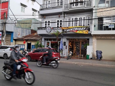 Cần bán khách sạn đẹp - giá tốt - vị trí đẹp tại phan đình phùng, p2, tp đà lạt 0